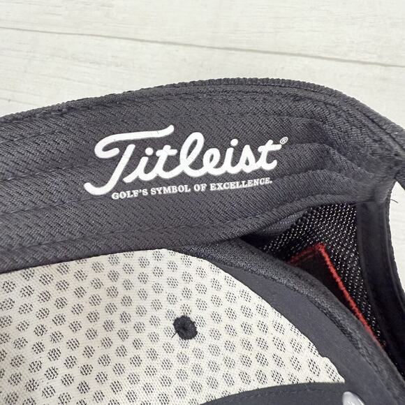 Titleist Tour Breezer FJ Golf Cap Pro V1 Tour Adjustable Strap Black One Size - Picture 7 of 10